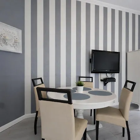 Apartament House Managers - Aura
