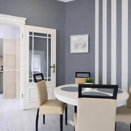 Apartment House Managers - Aura Zoppot
