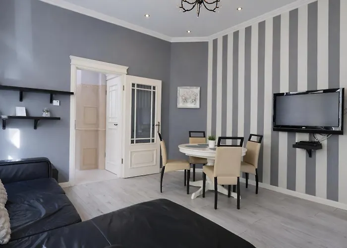 Apartament House Managers - Aura