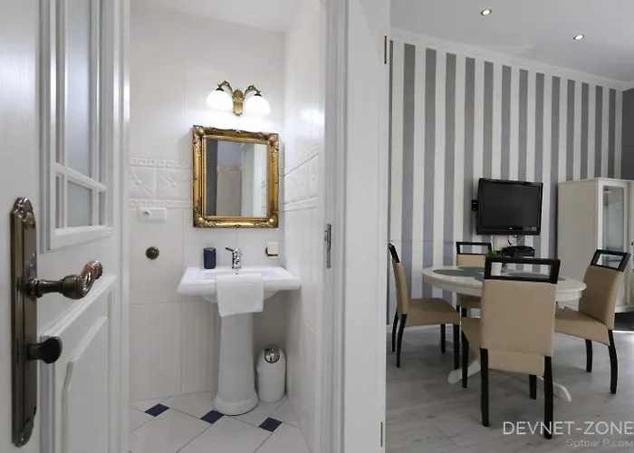 Apartament House Managers - Aura *